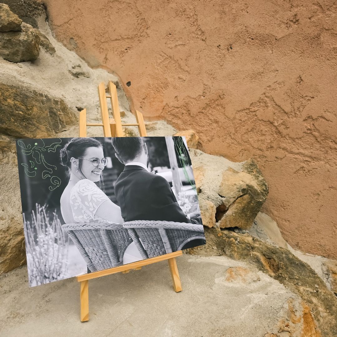 Photo souvenir transformée en broderie sur châssis décoratif